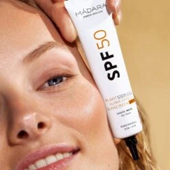 Crema Solare Ultra-Protettiva Alle Cellule Staminali Vegetali 40 Ml SPF 50 MÁDARA Organic Skincare -Negozio Di Cosmetici 110056