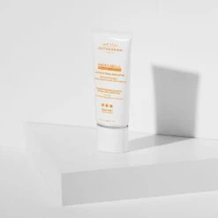 Protezione Solare Anti-macchie Uniformante 50ml Institut Esthederm -Negozio Di Cosmetici 114224